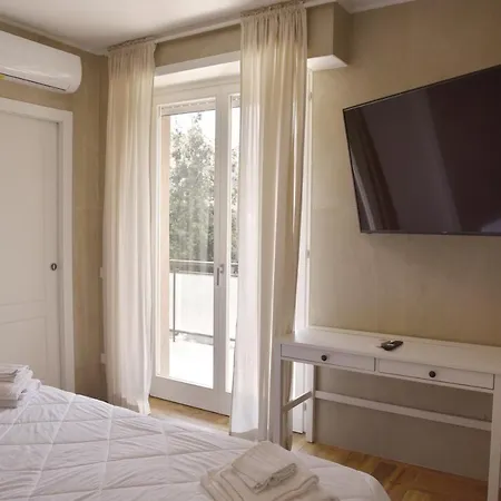 La Maison לינה וארוחת בוקר לטינה