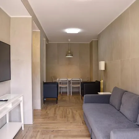 La Maison לינה וארוחת בוקר לטינה